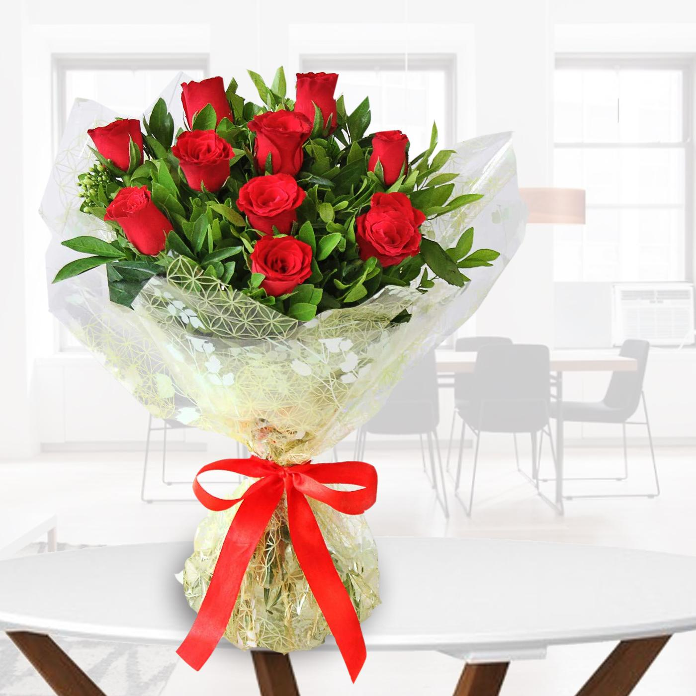 An Extravagant Bouquet Of 15 Red Roses