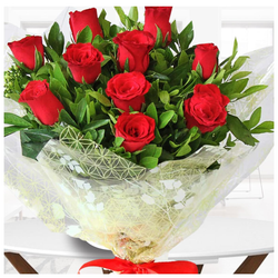 An Extravagant Bouquet Of 15 Red Roses